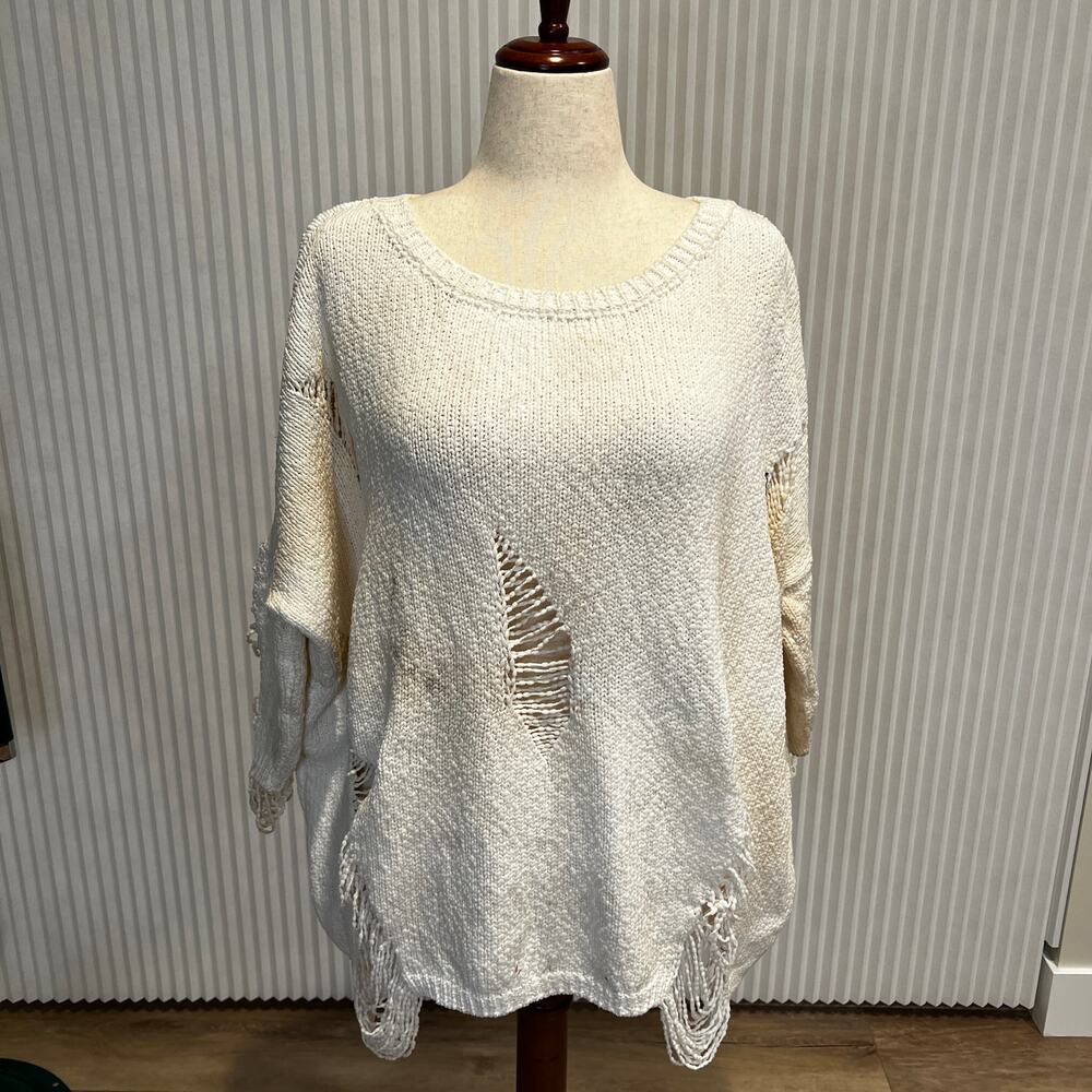 SHADI ET TOI Women's Distressed Sweater In White - Picture 1 of 10